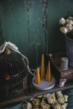 Beeswax Peak Candle Set -Household Daily Necessities beeswax peak candles2