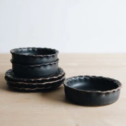 Ceramic Scalloped Dish - Dark -Household Daily Necessities ceramic scalloped dishes dark1