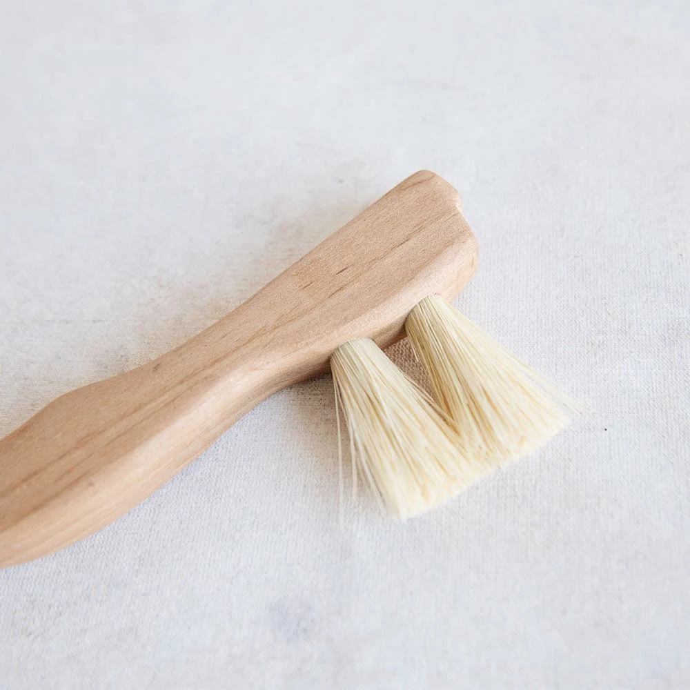 Small Wooden Counter Brush No. MT0957 4 Small Wooden Counter Brush No. MT0957 - Image 2