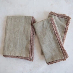 Heavyweight Table Linens With Lace Detail - Natural