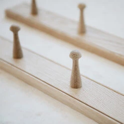 Oak Shaker Peg Rail -Household Daily Necessities oak peg rail2