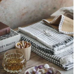 Handblown Heirloom Sipper -Household Daily Necessities striped dinner placemats2