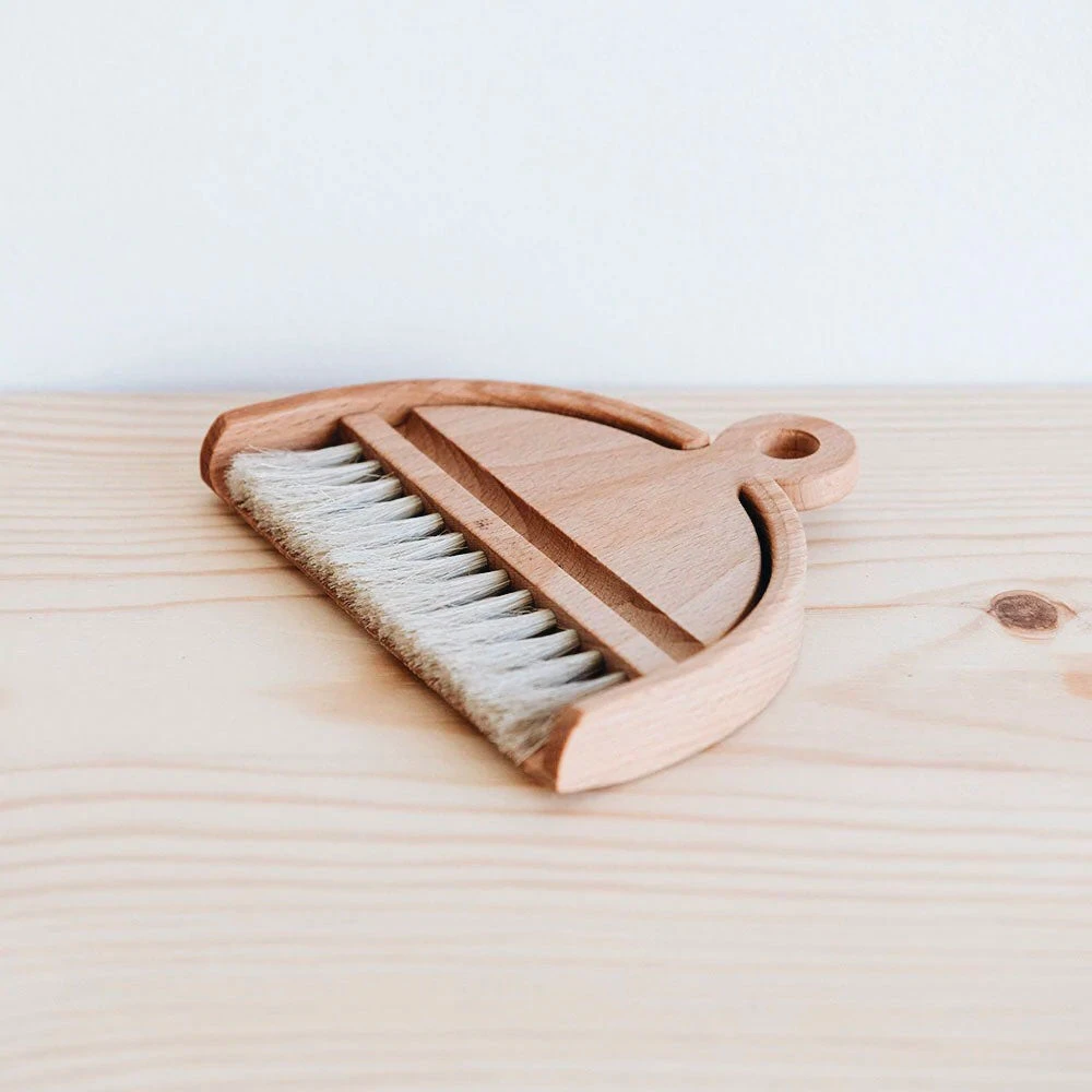 Beech Table Brush & Pan 6 Beech Table Brush & Pan - Image 4