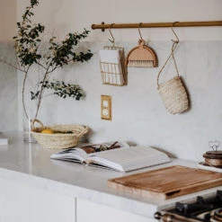 Petite Brass Hanging Basket -Household Daily Necessities utility4 0d1f40ae b02e 4fd4 9daf 023b99e577ff